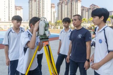 4、专业学费多少